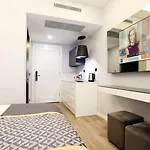 Riva Alsancak شقة فندقية