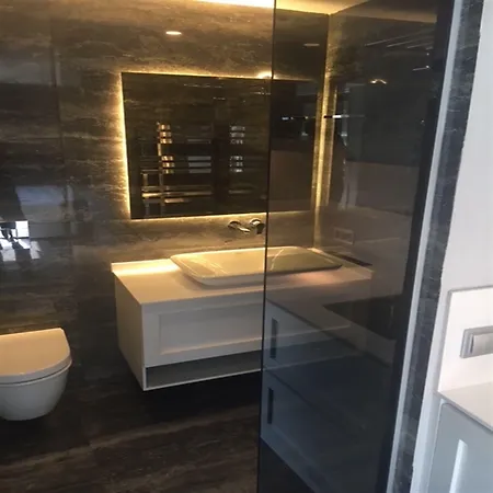 Riva Alsancak アパートホテル イズミル