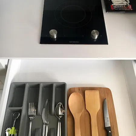 Riva Alsancak アパートホテル イズミル