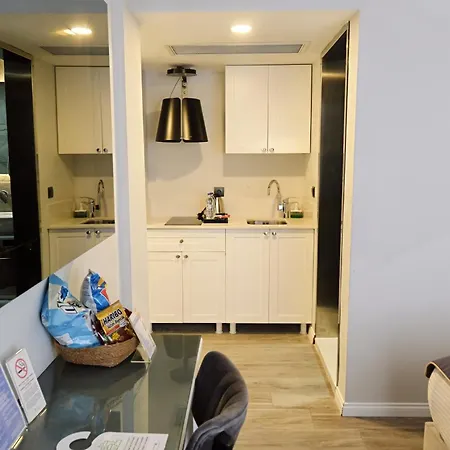 아파트호텔 Riva Alsancak