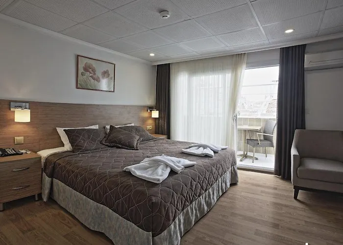 Riva Alsancak 3*